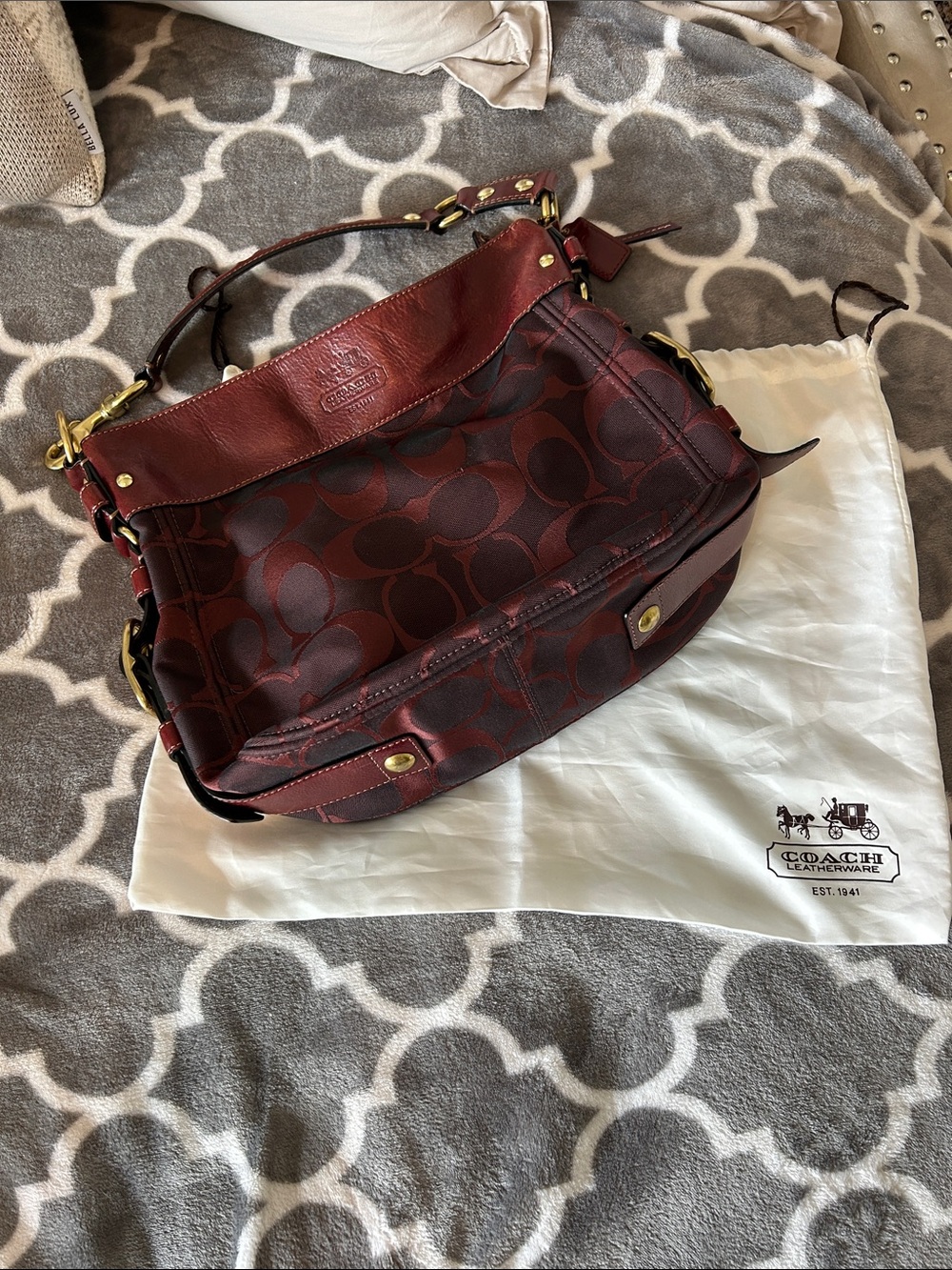 RETIRED- Coach Zoe Set in Signature Jacquard & Leather Burgundy 2009 - Picture 5 of 12